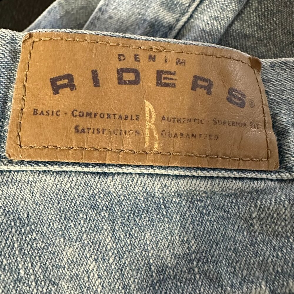 Lee Riders Capri Jean Size 10 Med Fits more like Size 8 Light Blue Wash Denim - Picture 2 of 13